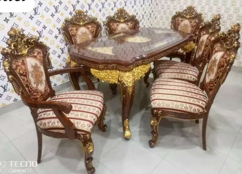 Royal Dinning by 6 Ex